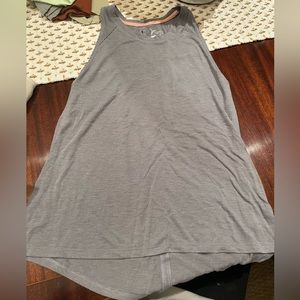 Woman’s gray workout top